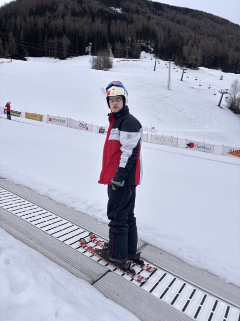 2025 02 14 Skifahrt St.Johann 011