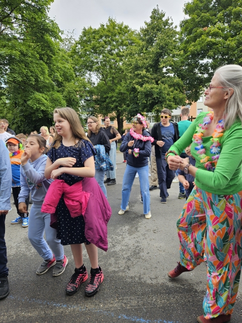 2025 07 09 Schools out party 13
