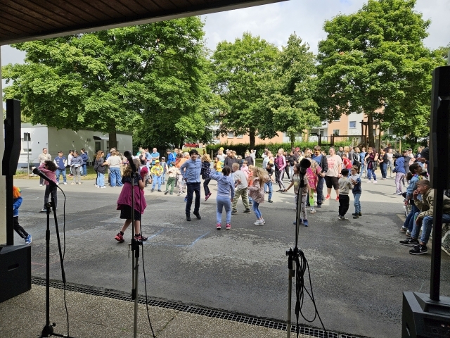 2025 07 09 Schools out party 50