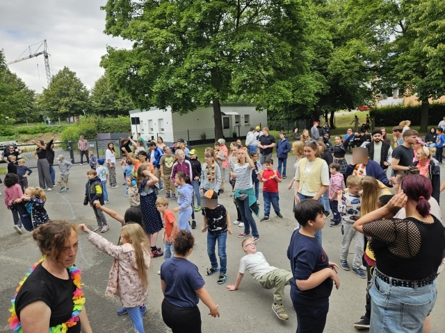 2025 07 09 Schools out party 62
